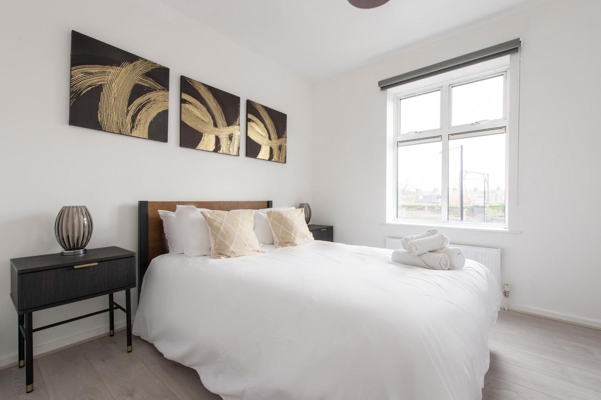 Modern Luxury Apartment By Bow Road Station ロンドン エクステリア 写真