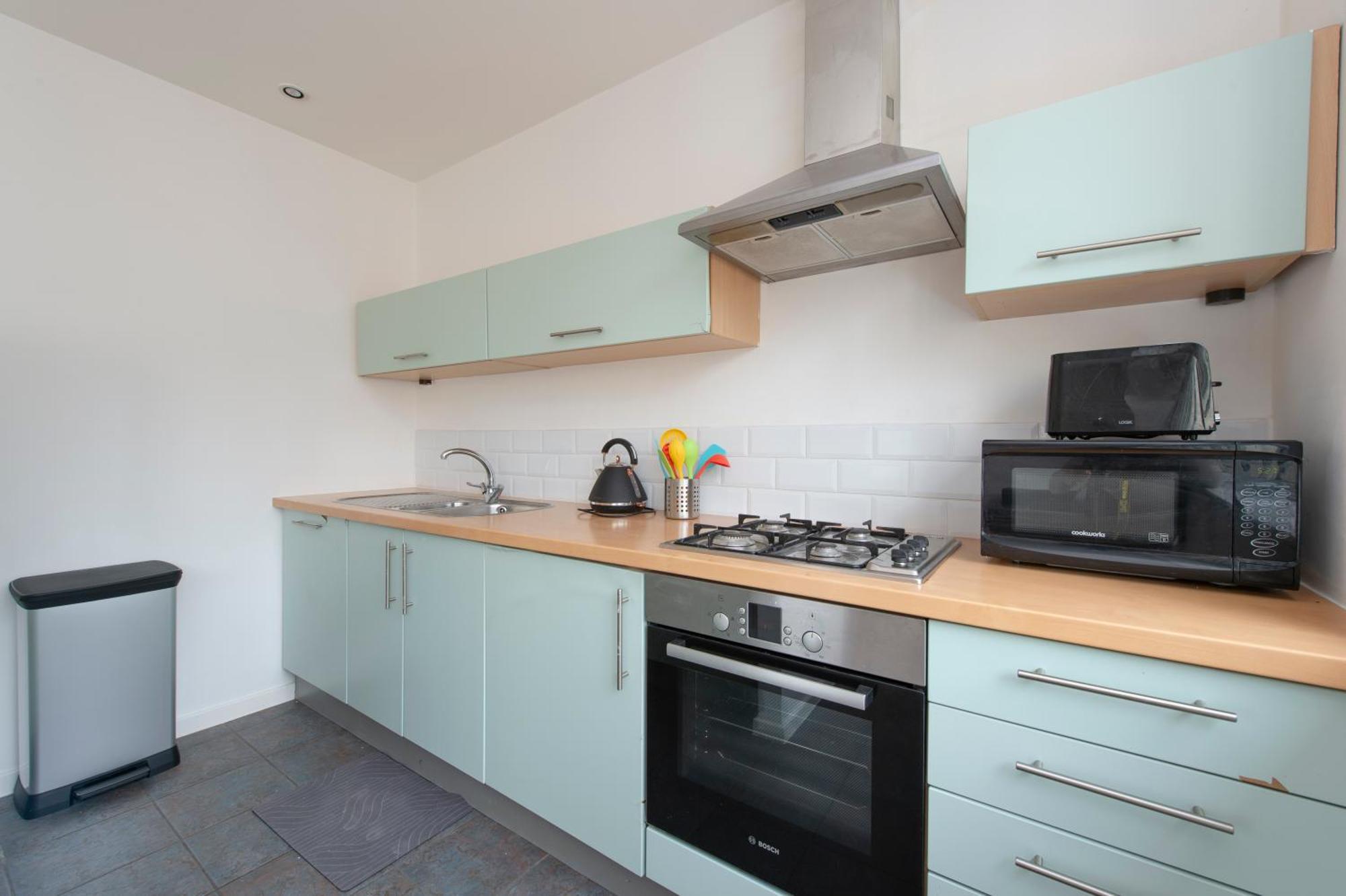 Modern Luxury Apartment By Bow Road Station ロンドン エクステリア 写真