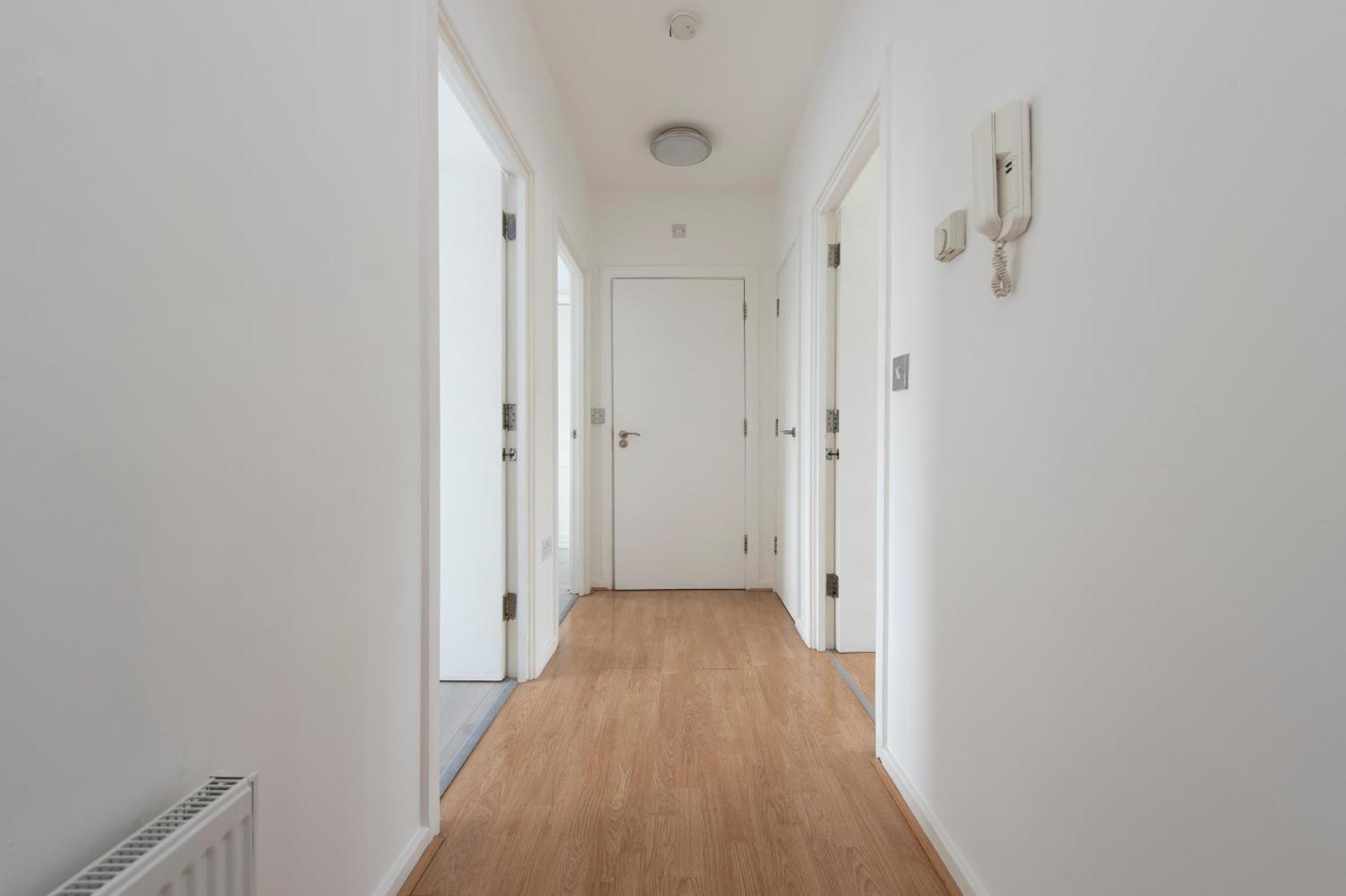 Modern Luxury Apartment By Bow Road Station ロンドン エクステリア 写真