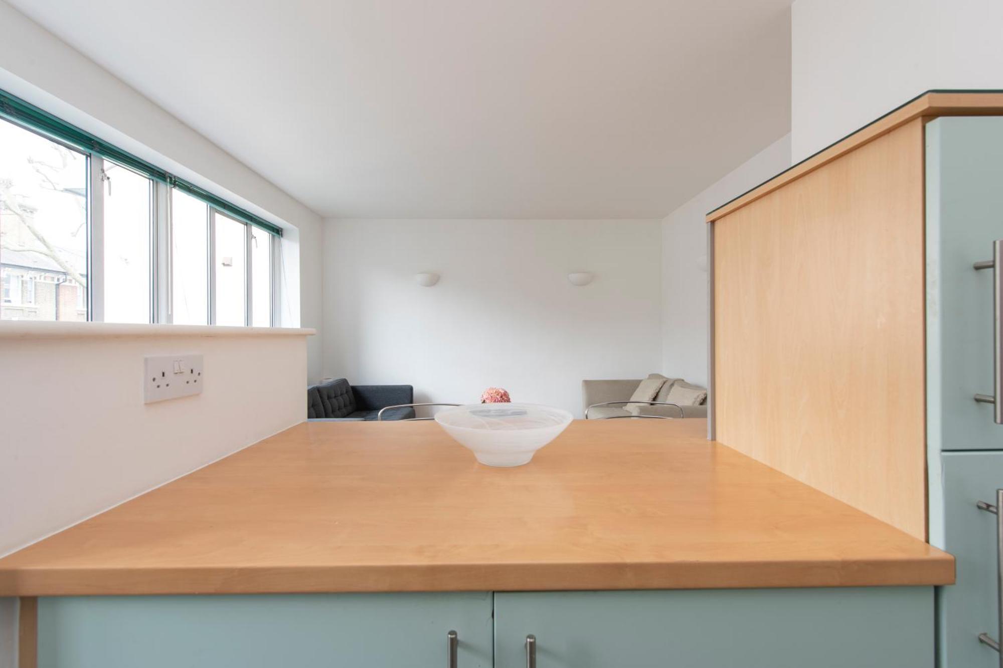 Modern Luxury Apartment By Bow Road Station ロンドン エクステリア 写真
