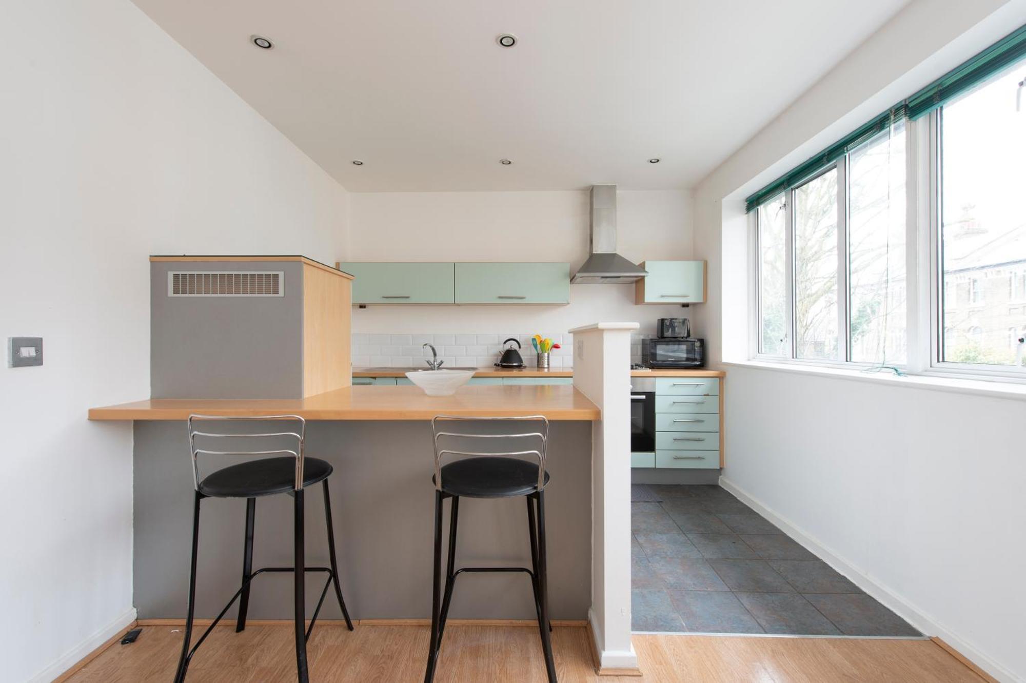 Modern Luxury Apartment By Bow Road Station ロンドン エクステリア 写真